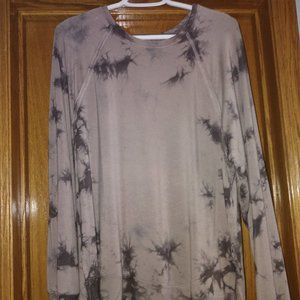 Comfy, clingy, long sleeve with thumb holes t-shirt! Black and tan tye-dye
